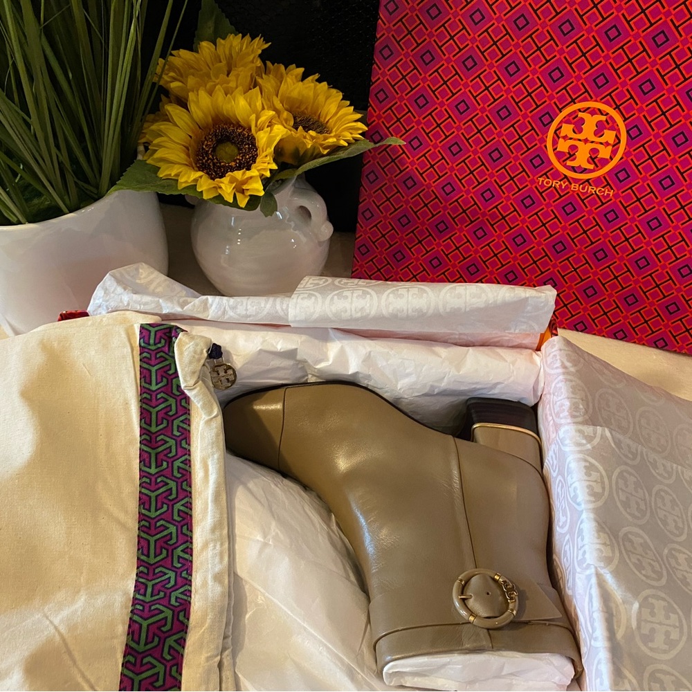 🔥SALE🔥Tory Burch Multi Logo Heel Ankle Boot - Picture 6 of 7